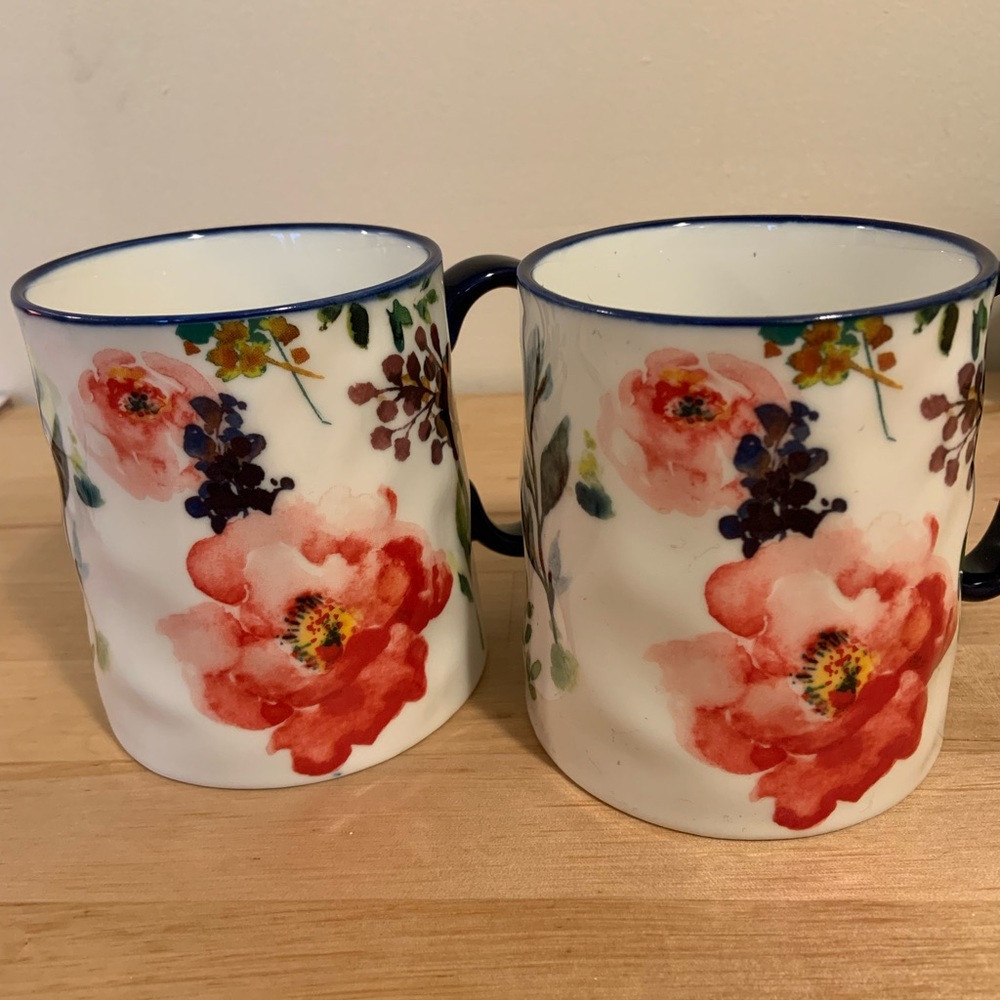 Set of floral mugs: Bella Floral Collection